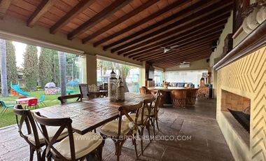 Lujosa Casa con Alberca Privada en Ajijic, Chapala, Jalisco.