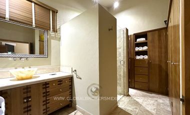 Lujosa Casa con Alberca Privada en Ajijic, Chapala, Jalisco.