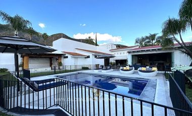 Lujosa Casa con Alberca Privada en Ajijic, Chapala, Jalisco.