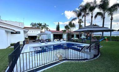 Lujosa Casa con Alberca Privada en Ajijic, Chapala, Jalisco.