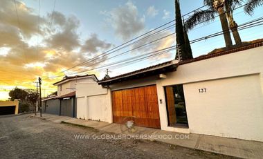 Lujosa Casa con Alberca Privada en Ajijic, Chapala, Jalisco.