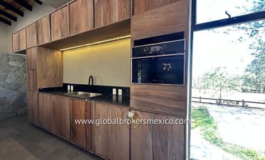 Cabaña Amueblada en Venta! Ubicada en el Fracc. Tapalpa Country Club, Jalisco.