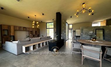 Cabaña Amueblada en Venta! Ubicada en el Fracc. Tapalpa Country Club, Jalisco.