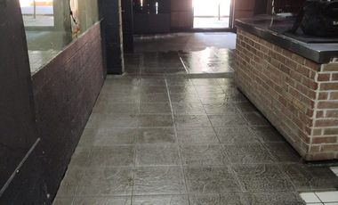 Local con gran frente sobre avenida principal | 170m2