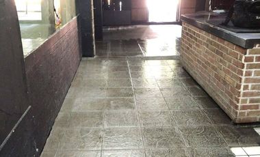 Local con gran frente sobre avenida principal | 170m2