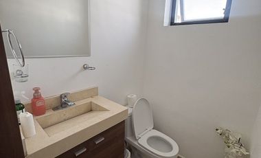 Se Renta casa en el Condado Corregidora condominio Los Naranjos. 2