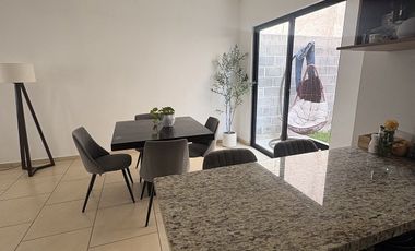Se Renta casa en el Condado Corregidora condominio Los Naranjos. 2