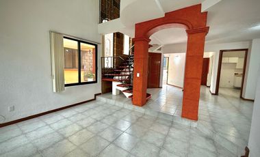 RENTA DE CASA EN CONDOMINIO