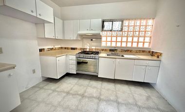 RENTA DE CASA EN CONDOMINIO