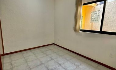 RENTA DE CASA EN CONDOMINIO