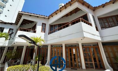 SE VENDE CASA EN CONJUNTO CERRADO A UNA CUADRA DEL MAR