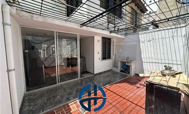 SE VENDE CASA EN CONJUNTO CERRADO A UNA CUADRA DEL MAR
