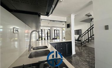 SE VENDE CASA EN CONJUNTO CERRADO A UNA CUADRA DEL MAR