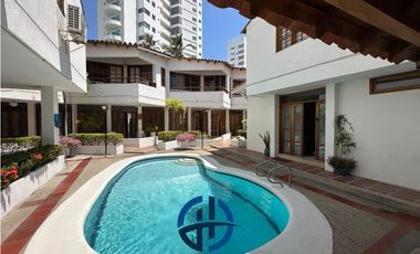 SE VENDE CASA EN CONJUNTO CERRADO A UNA CUADRA DEL MAR