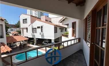 SE VENDE CASA EN CONJUNTO CERRADO A UNA CUADRA DEL MAR