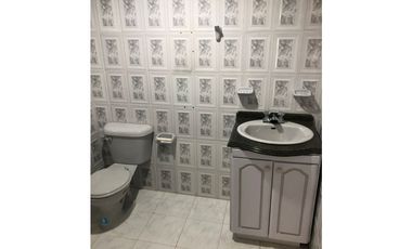 ¡SE VENDE HERMOSA CASA COMERCIAL EN MARAYA!