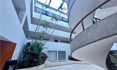 VENTA OFICINA O CONSULTORIO AREA 127m2 ESQUINERA PAQ 93