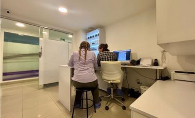 VENTA OFICINA O CONSULTORIO AREA 127m2 ESQUINERA PAQ 93