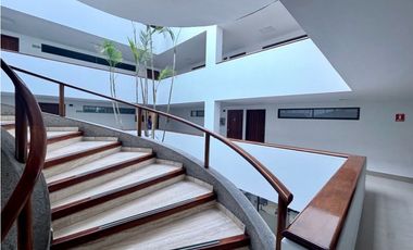 VENTA OFICINA O CONSULTORIO AREA 127m2 ESQUINERA PAQ 93