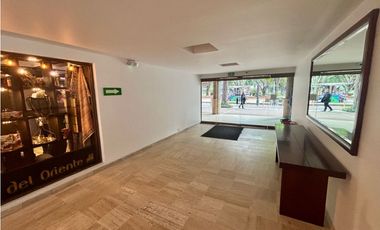 VENTA OFICINA O CONSULTORIO AREA 127m2 ESQUINERA PAQ 93