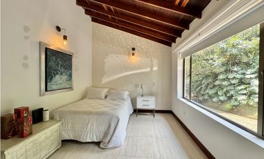 Casa en Venta Lote muy extenso - El Tesoro - El Poblado - Medellín