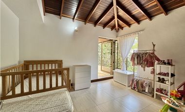 Casa en Venta Lote muy extenso - El Tesoro - El Poblado - Medellín