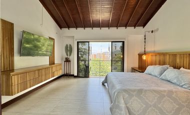 Casa en Venta Lote muy extenso - El Tesoro - El Poblado - Medellín