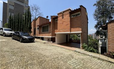 Casa en Venta Lote muy extenso - El Tesoro - El Poblado - Medellín