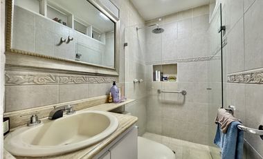 Casa en Venta Lote muy extenso - El Tesoro - El Poblado - Medellín