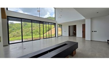 Casa campestre ubicada en el municipio del El Retiro, Antioquia.