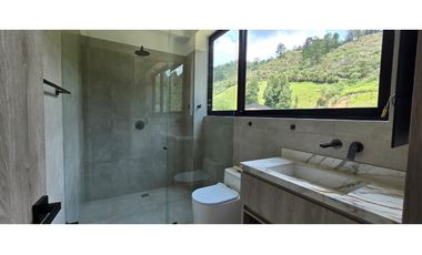 Casa campestre ubicada en el municipio del El Retiro, Antioquia.