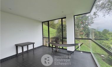 Casa en conjunto amoblada en arriendo, sector San Bernardo.