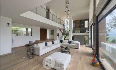 Casa en conjunto amoblada en arriendo, sector San Bernardo.