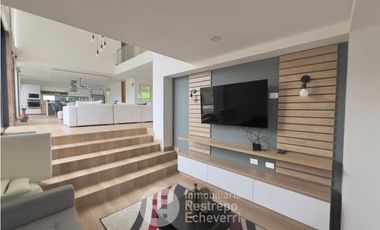 Casa en conjunto amoblada en arriendo, sector San Bernardo.