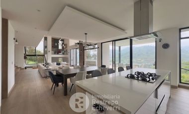 Casa en conjunto amoblada en arriendo, sector San Bernardo.