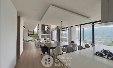 Casa en conjunto amoblada en arriendo, sector San Bernardo.