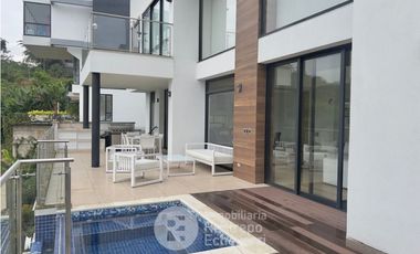 Casa en conjunto amoblada en arriendo, sector San Bernardo.