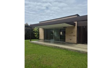 Casa Campestre para arriendo en Envigado Alto de Las Palmas
