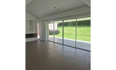 Casa Campestre para arriendo en Envigado Alto de Las Palmas