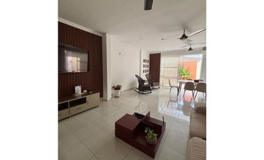 SE VENDE AMPLIA CASA EN EL BARRIO LA CASTELLANA DE MONTERIA.