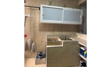 SE VENDE AMPLIA CASA EN EL BARRIO LA CASTELLANA DE MONTERIA.