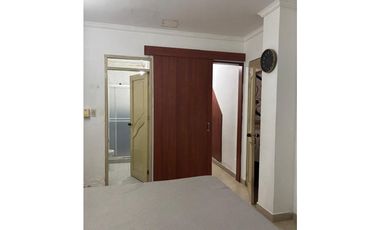 SE VENDE AMPLIA CASA EN EL BARRIO LA CASTELLANA DE MONTERIA.
