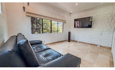 Casa de 3 niveles para la renta amoblada en el Poblado