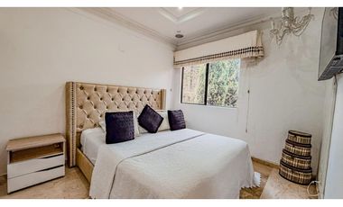Casa de 3 niveles para la renta amoblada en el Poblado
