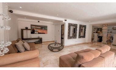 Casa de 3 niveles para la renta amoblada en el Poblado