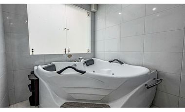 Casa de 3 niveles para la renta amoblada en el Poblado