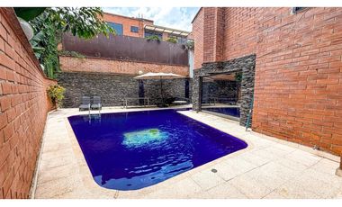 Casa de 3 niveles para la renta amoblada en el Poblado