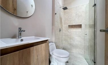 EN VENTA – CASA ESQUINERA EN UNIDAD CERRADA DE EL RETIRO 