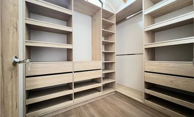 EN VENTA – CASA ESQUINERA EN UNIDAD CERRADA DE EL RETIRO 