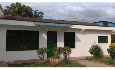 VENDO CASA EN VILLETA